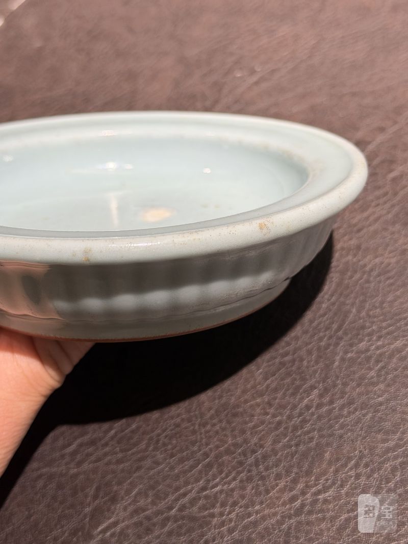 清雍正 仿汝釉菊瓣小洗（木座） - 图15